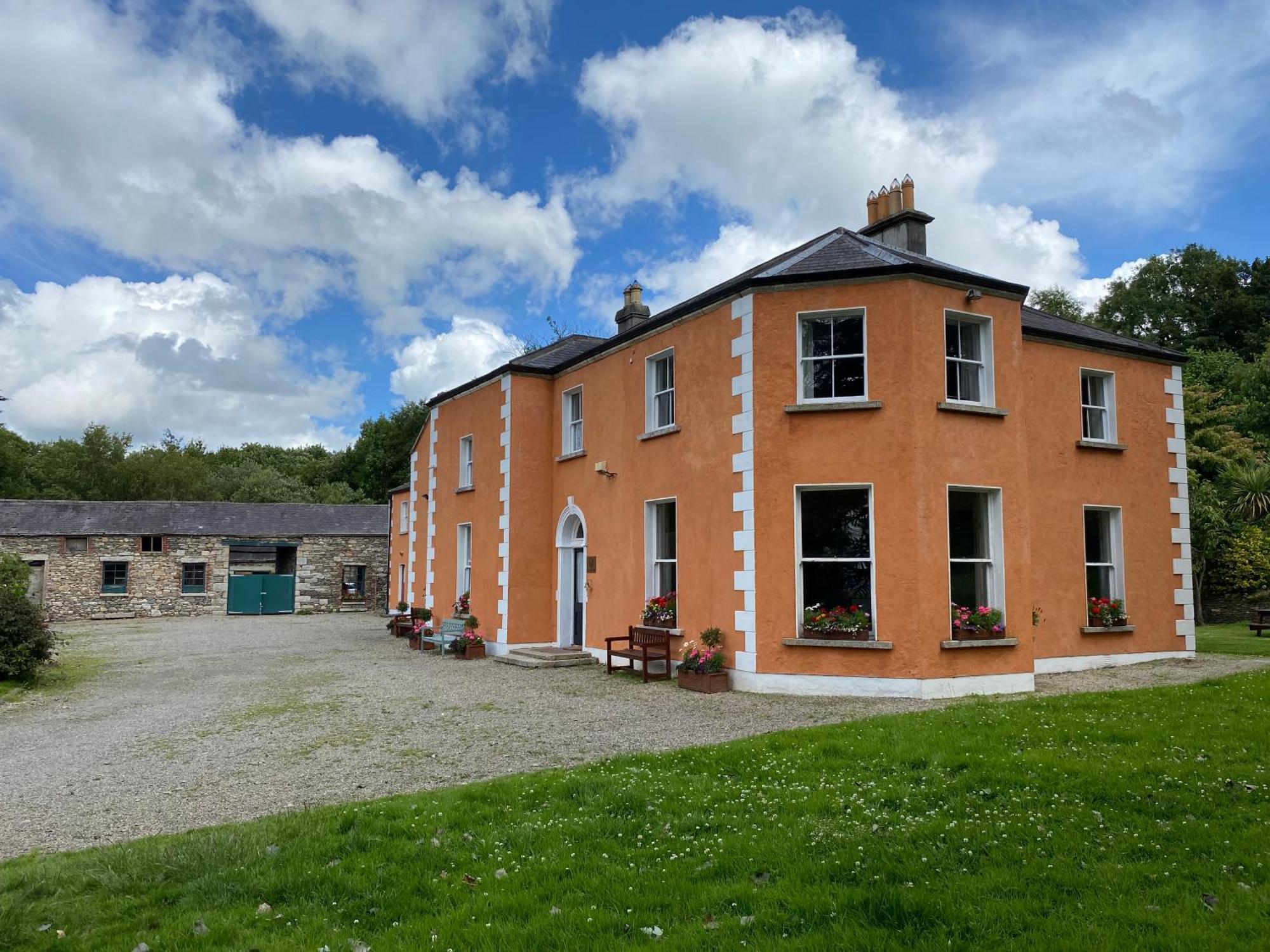 Clone Country House Aughrim Extérieur photo The former railway station at Killimor