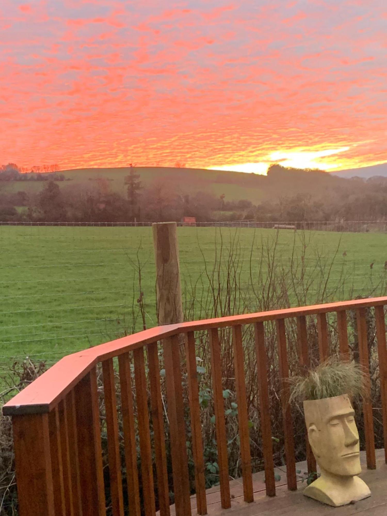 Clone Country House Aughrim Extérieur photo Sunset over the Blackdown Way