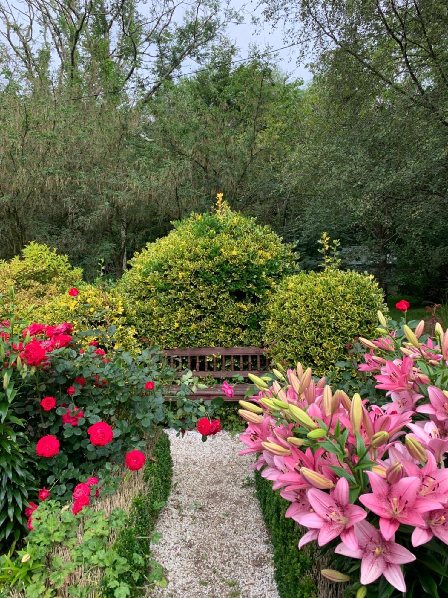 Clone Country House Aughrim Extérieur photo The gardens at the centre